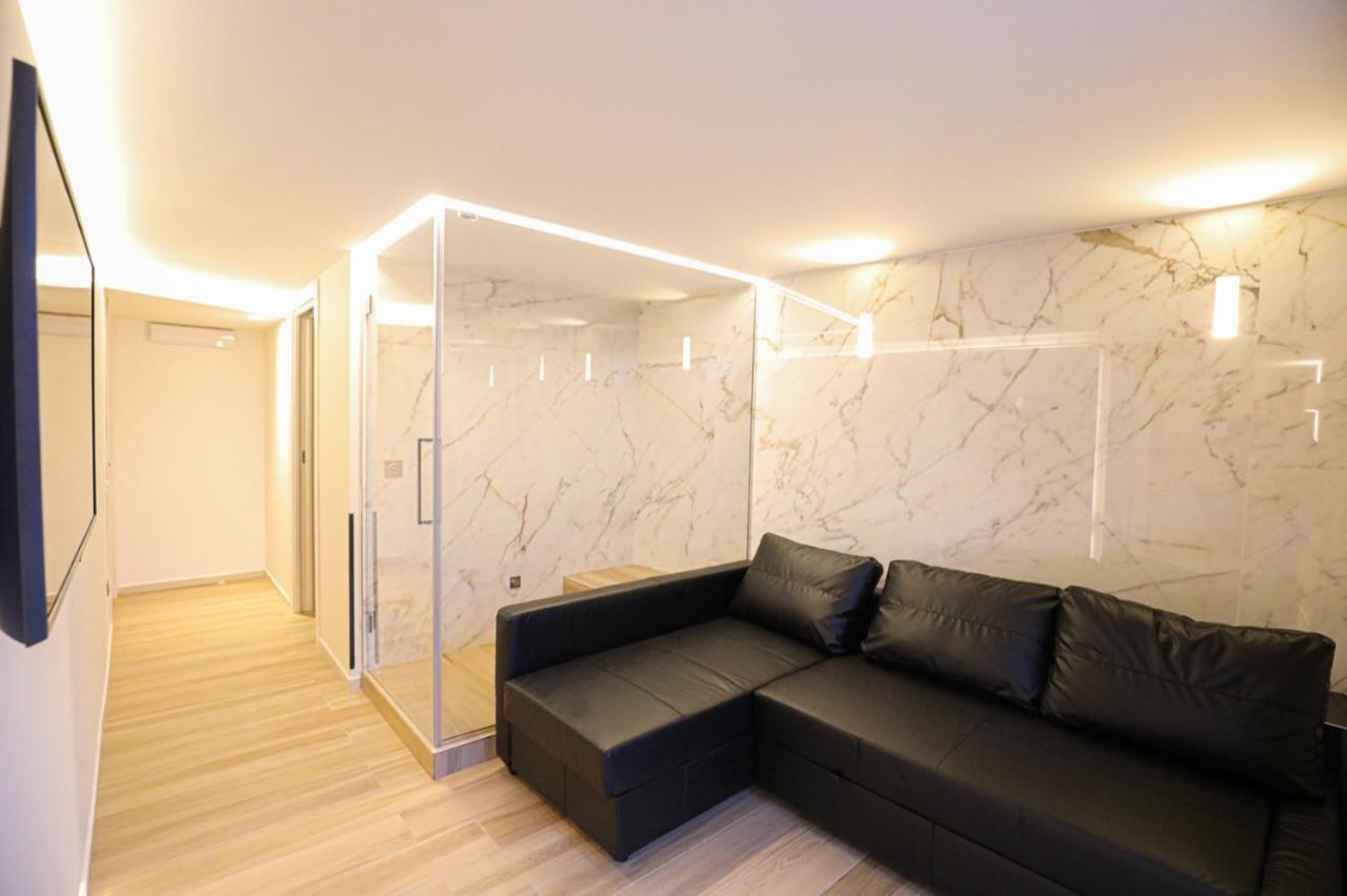 Municipio Luxury Suite Napoli Bagian luar foto