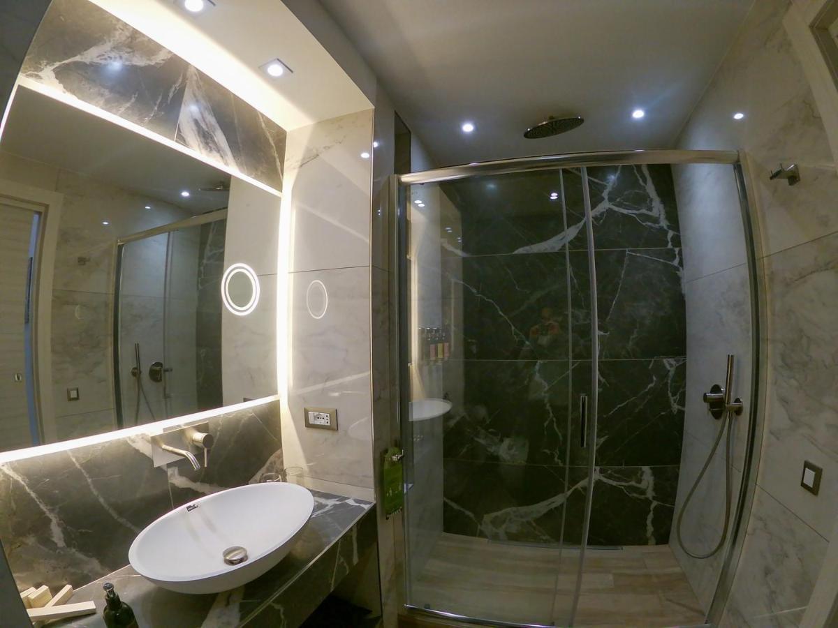 Municipio Luxury Suite Napoli Bagian luar foto