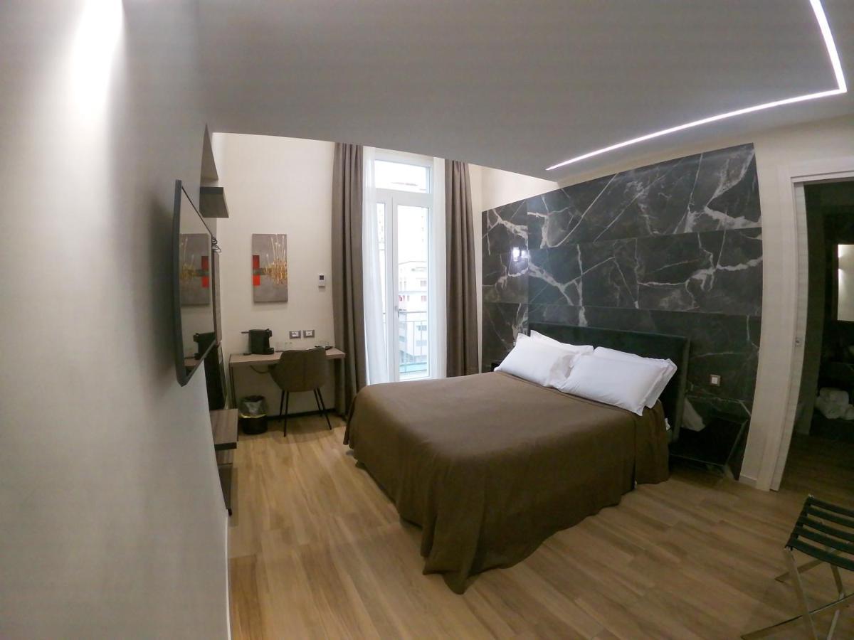 Municipio Luxury Suite Napoli Bagian luar foto