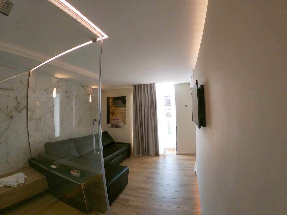 Municipio Luxury Suite Napoli Bagian luar foto