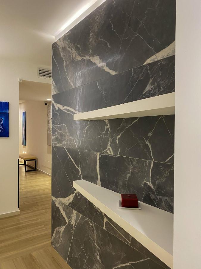 Municipio Luxury Suite Napoli Bagian luar foto