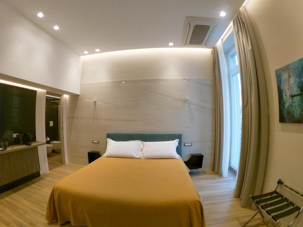 Municipio Luxury Suite Napoli Bagian luar foto