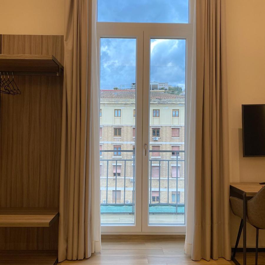 Municipio Luxury Suite Napoli Bagian luar foto
