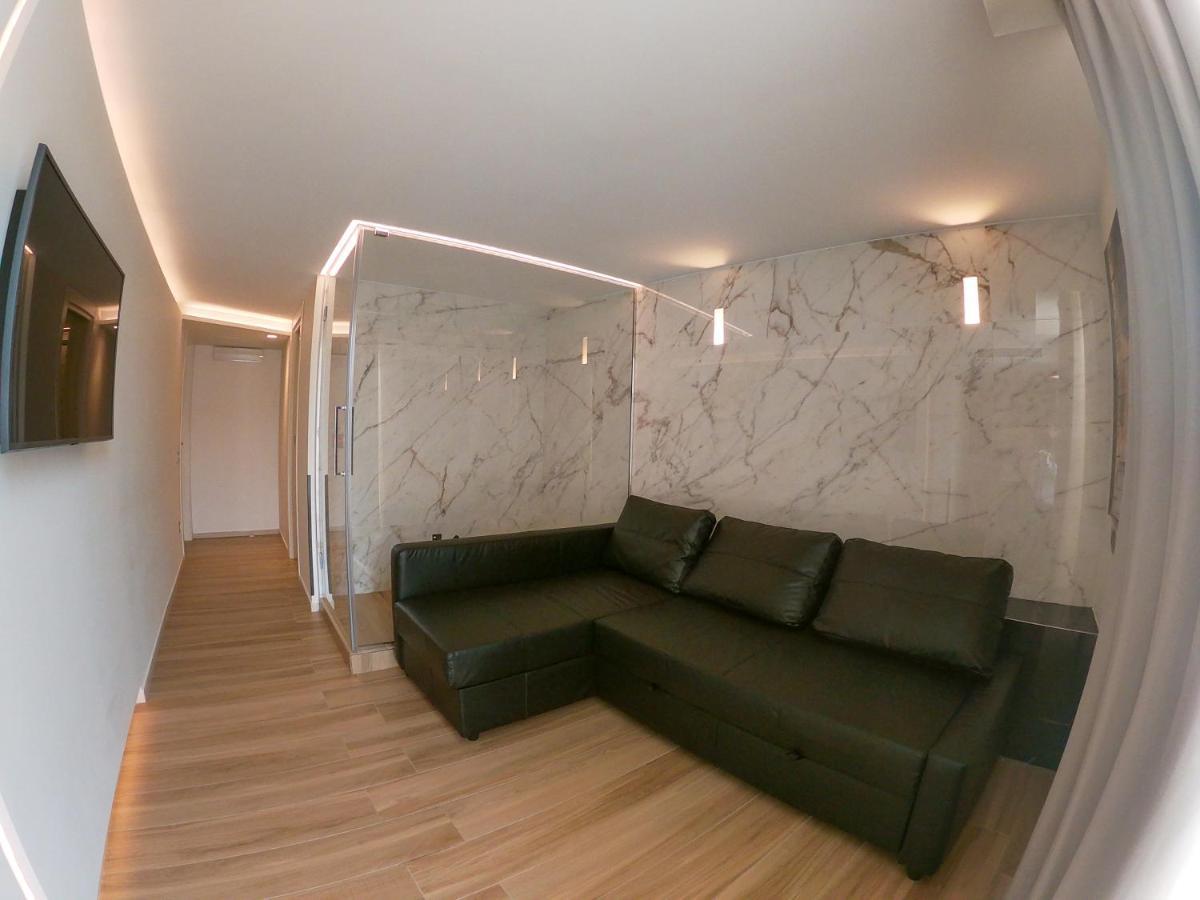 Municipio Luxury Suite Napoli Bagian luar foto