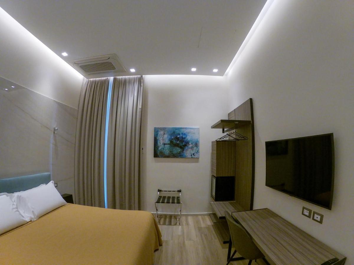 Municipio Luxury Suite Napoli Bagian luar foto