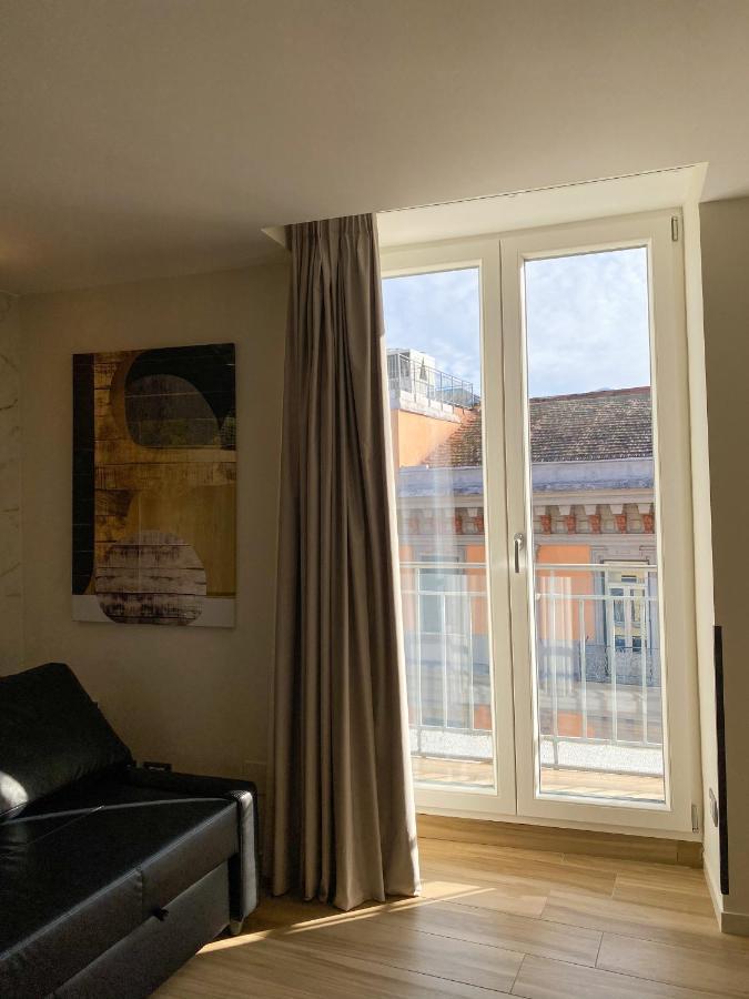 Municipio Luxury Suite Napoli Bagian luar foto