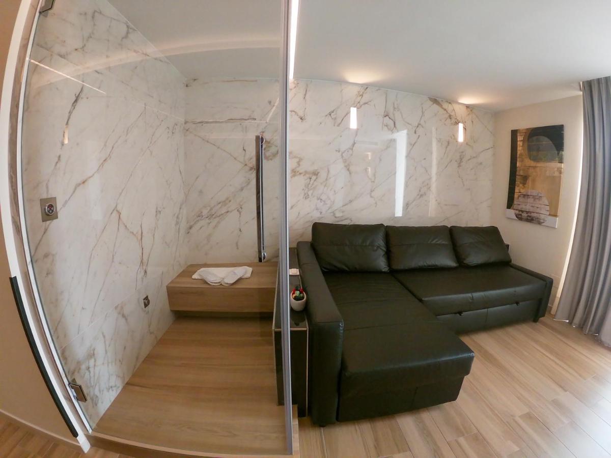 Municipio Luxury Suite Napoli Bagian luar foto