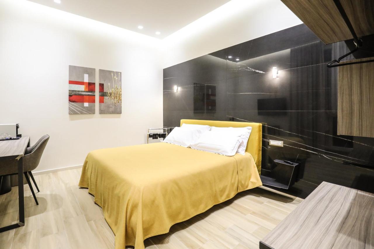 Municipio Luxury Suite Napoli Bagian luar foto