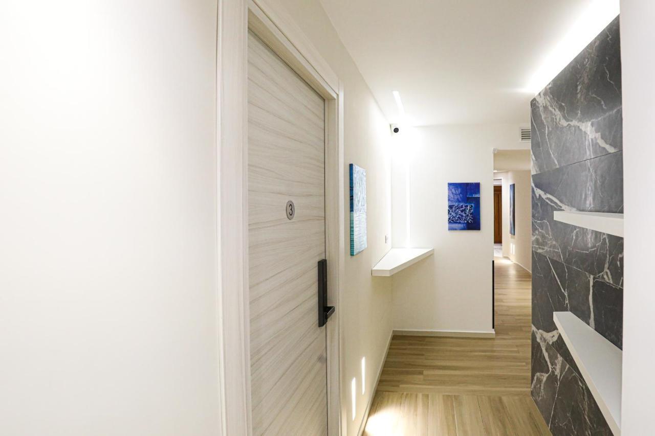 Municipio Luxury Suite Napoli Bagian luar foto